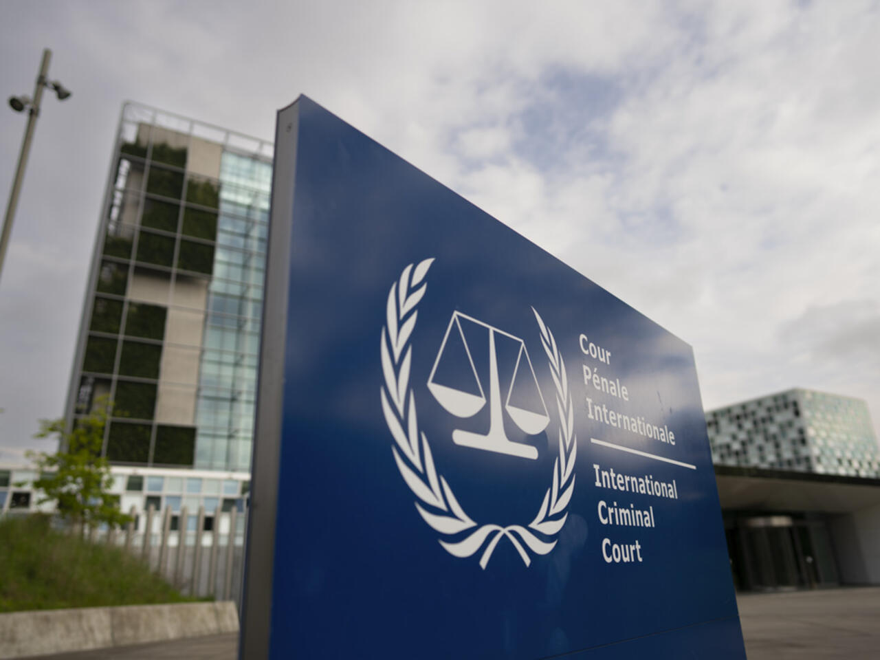 Україна нарешті стала учасницею Римського статуту Міжнародного кримінального суду